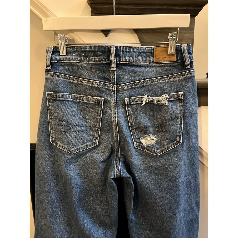 American Eagle Stretch Mom Straight Distressed Jeans sz 4 NWOT